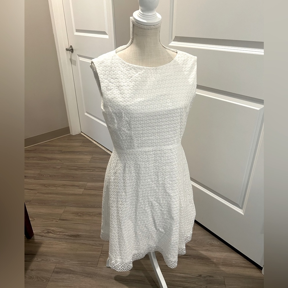 Women’s TAHARI size 10 White Dress from Kohls.
